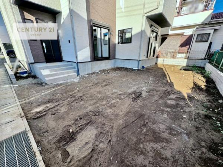 ���ԏ�@���ԃX�y�[�X��2�䕪����܂��I�Z�J���h�J�[�͂������A�o�C�N�⎩�]�ԂȂǂ��u���ꏊ�ɍ���܂���B