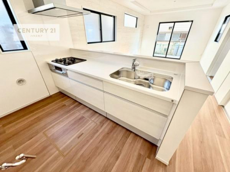 �L�b�`���@��l�C�̑Ζʎ��V�X�e���L�b�`�����̗p���Ă��܂��I���Ƒ��̃R�~���j�P�[�V���������R�Ƒ�����݌v�ł��B
���q�l�ɂ��ڂ��͂��̂Ŋ������ł��ˁB�L�X�g���ĉ��K�ɍ�Ƃ��i�݂܂��B