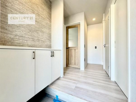 ���ց@�V���[�Y�{�b�N�X�t���Ȃ̂ŁA���ւ��Еt�����|�������₷���ł��I
�X�b�L���������ւŌ˂��J�����u�ԁA�������̂���S�n������Ԃ��o�}���Ă���܂��B
