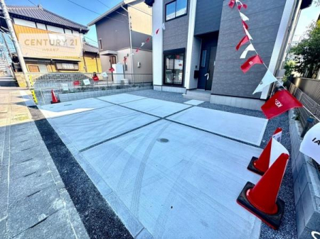 ���ԏ�@���ԃX�y�[�X��3�䕪����܂��I�Z�J���h�J�[�͂������A�o�C�N�⎩�]�ԂȂǂ��u���ꏊ�ɍ���܂���B