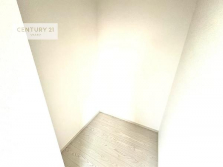 ���[�@�E�H�[�N�C���N���[�[�b�g�t���ł��B��������̂��m���Ȃǂ����[���Ă��������ł��ˁI���ɂ���@�������ȂǋG�ߕ��̑傫�ȉƓd�����[�ł��܂��B