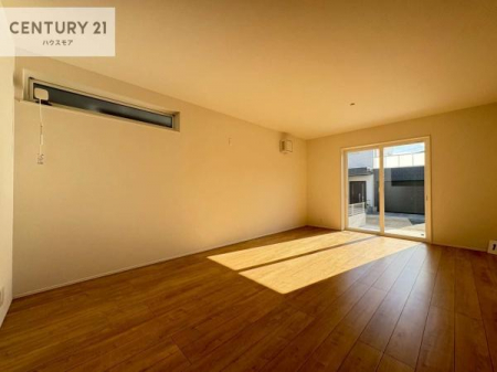 ���r���O�@�S�n�ǂ����r���O�͉Ƒ������R�ƏW�܂�܂��B�Ƒ��c�R�̎��Ԃ����������ł��B���Ƒ��ƁA����w�[���������Ԃ��߂��������ł��ˁB