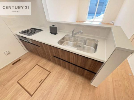 �L�b�`���@��l�C�̑Ζʎ��V�X�e���L�b�`�����̗p���Ă��܂��I���Ƒ��̃R�~���j�P�[�V���������R�Ƒ�����݌v�ł��B
���q�l�ɂ��ڂ��͂��̂Ŋ������ł��ˁB�L�X�g���ĉ��K�ɍ�Ƃ��i�݂܂��B