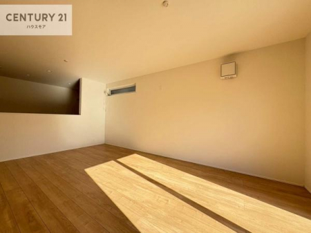 ���r���O�@�J�����̂���L�XLDK�I�\�t�@�[��_�C�j���O�e�[�u����u���Ă������ɂȂ�Ȃ��̂ŉ��K�ɉ߂����܂��I�R�~���j�P�[�V���������₷�����r���O�ł��I