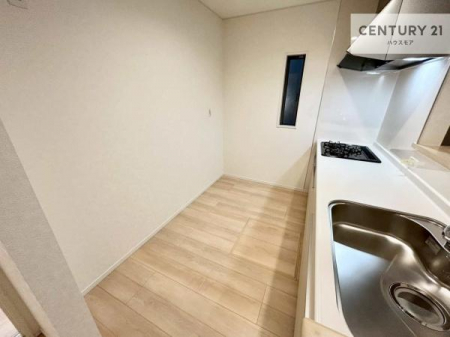 �L�b�`���@��Ƃ肠�钲���X�y�[�X�ō�Ƃ����₷�����K�ȃL�b�`���ł��I
���q�l�ƈꏏ�ɂ��َq������y���߂�L�X�X�y�[�X�ł��B�y�����������ԂɂȂ肻���ł��ˁI