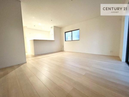 ���r���O�@�S�n�ǂ����r���O�͉Ƒ������R�ƏW�܂�܂��B�Ƒ��c�R�̎��Ԃ����������ł��B���Ƒ��ƁA����w�[���������Ԃ��߂��������ł��ˁB