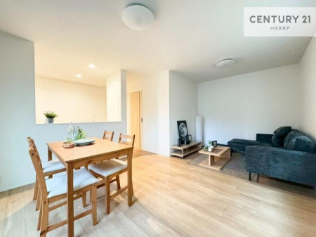 ���r���O�@�J�����̂���L�XLDK�I�\�t�@�[��_�C�j���O�e�[�u����u���Ă������ɂȂ�Ȃ��̂ŉ��K�ɉ߂����܂��I�R�~���j�P�[�V���������₷�����r���O�ł��I