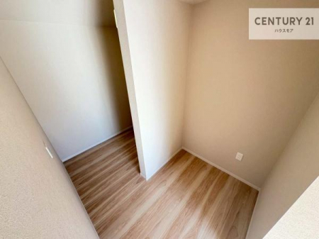 ���[�@�E�H�[�N�C���N���[�[�b�g�t���ł��B��������̂��m���Ȃǂ����[���Ă��������ł��ˁI���ɂ���@�������ȂǋG�ߕ��̑傫�ȉƓd�����[�ł��܂��B