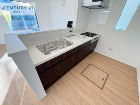 �L�b�`���@��l�C�̑Ζʎ��V�X�e���L�b�`�����̗p���Ă��܂��I���Ƒ��̃R�~���j�P�[�V���������R�Ƒ�����݌v�ł��B
���q�l�ɂ��ڂ��͂��̂Ŋ������ł��ˁB�L�X�g���ĉ��K�ɍ�Ƃ��i�݂܂��B