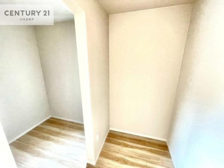 ���[�@�E�H�[�N�C���N���[�[�b�g�t���ł��B��������̂��m���Ȃǂ����[���Ă��������ł��ˁI���ɂ���@�������ȂǋG�ߕ��̑傫�ȉƓd�����[�ł��܂��B