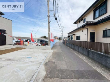 ���̑����n�@�O�ʓ��H4���I�z����ǍD�ȗ��n�ł��B
�Ԍɓ��ꂪ���ȕ������S�ł��ˁB