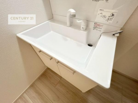 ���ʑ�E���ʏ��@�[�����ʑ�{�E���́A�������˂ɂ����̂ł�����ꂪ�y�X�I���������ۂĂ܂��I
�L���C�Ȑ��ʏ��Ŏ��������̃��`�x�[�V�������オ��܂��ˁI