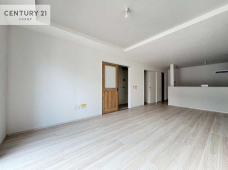 ���r���O�@�S�n�ǂ����r���O�͉Ƒ������R�ƏW�܂�܂��B�Ƒ��c�R�̎��Ԃ����������ł��B���Ƒ��ƁA����w�[���������Ԃ��߂��������ł��ˁB