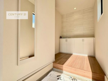 ���ց@�V���[�Y�{�b�N�X�t���Ȃ̂ŁA���ւ��Еt�����|�������₷���ł��I
�X�b�L���������ւŌ˂��J�����u�ԁA�������̂���S�n������Ԃ��o�}���Ă���܂��B
