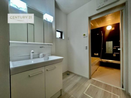 ���ʑ�E���ʏ��@�O�ʋ��d�l�̐��ʏ��́A�g�����Ȃ݂����₷������I���͎��[�ɂȂ��Ă��܂��B�h���C���[�₨���ϓ����Еt������̂Ő��ʑ������X�b�L���ƌ����邱�Ƃ��o���܂��I