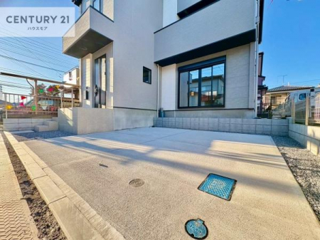 ���ԏ�@���ԃX�y�[�X��2�䕪����܂��I�Z�J���h�J�[�͂������A�o�C�N�⎩�]�ԂȂǂ��u���ꏊ�ɍ���܂���B