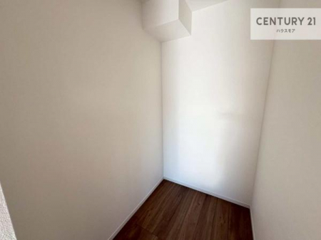 ���[�@�E�H�[�N�C���N���[�[�b�g�t���ł��B��������̂��m���Ȃǂ����[���Ă��������ł��ˁI���ɂ���@�������ȂǋG�ߕ��̑傫�ȉƓd�����[�ł��܂��B