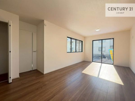 ���r���O�@��؂ȉƑ����W�܂邩�炱��LDK�ɂ͂�����肽���B
�q�����������C�ɏ΂��Ȃ��瑖�����Ă���p�����������u�L���Ƃɂ��ėǂ������v�Ǝv���u�Ԃł��B