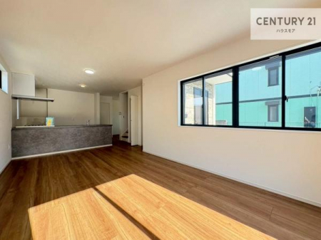 ���r���O�@�S�n�ǂ����r���O�͉Ƒ������R�ƏW�܂�܂��B�Ƒ��c�R�̎��Ԃ����������ł��B���Ƒ��ƁA����w�[���������Ԃ��߂��������ł��ˁB