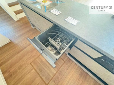 �L�b�`���@�H��@�t���̃L�b�`���ł��I�Z���������r��h�~�Ƃ��đ�ϊ��􂷂�֗��Ȏd�l�ł��I�r���g�C���Ȃ̂ŃL�b�`���̏ꏊ����炸�����X�y�[�X���L���g�����Ƃ��o���܂��I