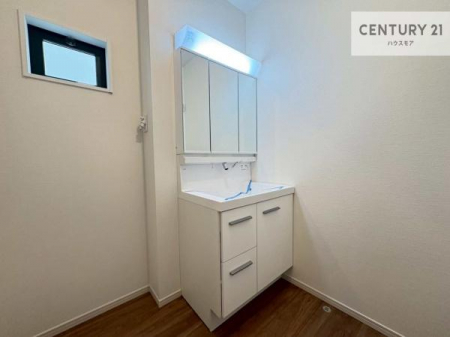 ���ʑ�E���ʏ��@�O�ʋ��d�l�̐��ʏ��́A�g�����Ȃ݂����₷������I���͎��[�ɂȂ��Ă��܂��B�h���C���[�₨���ϓ����Еt������̂Ő��ʑ������X�b�L���ƌ����邱�Ƃ��o���܂��I