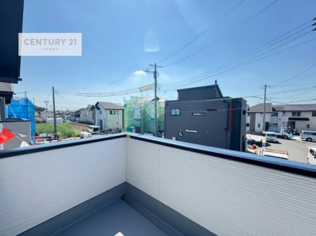 �Z�˂���̒��]�ʐ^�@������������Z��X�A���͂ɂ͍����������Ȃ��A�΂������󂪍L���J����������A
�z�����傫���Ղ��邱�Ƃ�����܂���B�C�����̗ǂ������ʂ蔲����X���݂ł��B