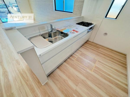 �L�b�`���@��l�C�̑Ζʎ��V�X�e���L�b�`�����̗p���Ă��܂��I���Ƒ��̃R�~���j�P�[�V���������R�Ƒ�����݌v�ł��B
���q�l�ɂ��ڂ��͂��̂Ŋ������ł��ˁB���[�͂�����܂��I