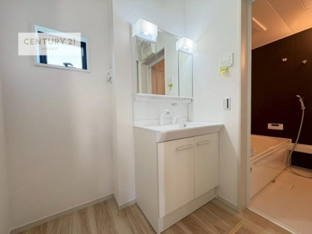 ���ʑ�E���ʏ��@�O�ʋ��d�l�̐��ʏ��́A�g�����Ȃ݂����₷������I���͎��[�ɂȂ��Ă��܂��B�h���C���[�₨���ϓ����Еt������̂Ő��ʑ������X�b�L���ƌ����邱�Ƃ��o���܂��I