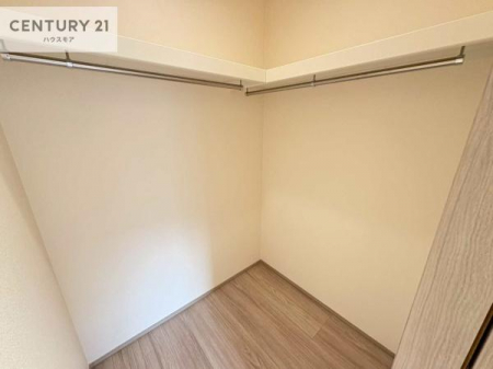 ���[�@�E�H�[�N�C���N���[�[�b�g�t���ł��B��������̂��m���Ȃǂ����[���Ă��������ł��ˁI���ɂ���@�������ȂǋG�ߕ��̑傫�ȉƓd�����[�ł��܂��B