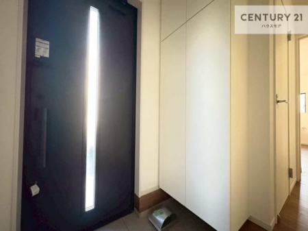 ���ց@�V���[�Y�{�b�N�X�t���Ȃ̂ŁA���ւ��Еt�����|�������₷���ł��I
�X�b�L���������ւŌ˂��J�����u�ԁA�������̂���S�n������Ԃ��o�}���Ă���܂��B