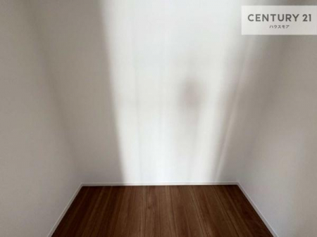 ���[�@�E�H�[�N�C���N���[�[�b�g�t���ł��B��������̂��m���Ȃǂ����[���Ă��������ł��ˁI���ɂ���@�������ȂǋG�ߕ��̑傫�ȉƓd�����[�ł��܂��B