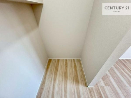 ���[�@�E�H�[�N�C���N���[�[�b�g�t���ł��B��������̂��m���Ȃǂ����[���Ă��������ł��ˁI���ɂ���@�������ȂǋG�ߕ��̑傫�ȉƓd�����[�ł��܂��B