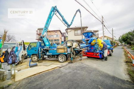 ���̑����n�@�O�ʓ��H�͓쓌��4���I�z����ǍD�ȗ��n�ł��B
���Ќ��n�ɂėz�����肨�m���߂��������I�I