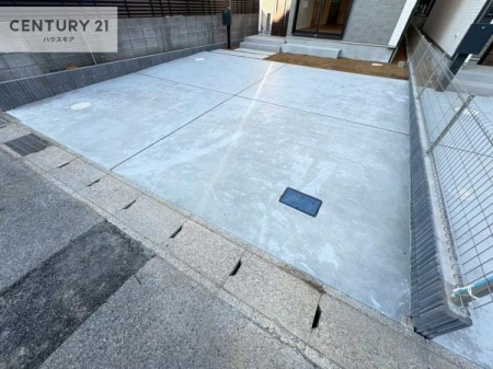 ���ԏ�@���ԃX�y�[�X��2�䕪����܂��I�Z�J���h�J�[�͂������A�o�C�N�⎩�]�ԂȂǂ��u���ꏊ�ɍ���܂���B
