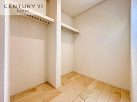 �����\�z�}(����)�@�E�H�[�N�C���N���[�[�b�g�t���ł��B��������̂��m���Ȃǂ����[���Ă��������ł��ˁI���ɂ���@�������ȂǋG�ߕ��̑傫�ȉƓd�����[�ł��܂��B(���d�l)