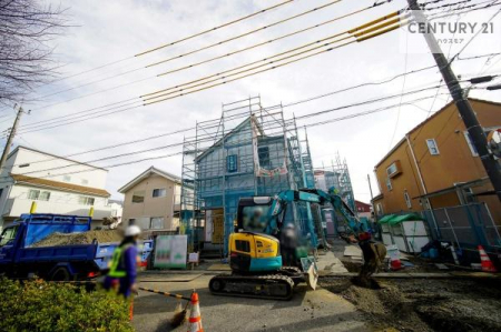 ���ԏ�@���ԃX�y�[�X��2�䕪����܂��I�Z�J���h�J�[�͂������A�o�C�N�⎩�]�ԂȂǂ��u���ꏊ�ɍ���܂���B