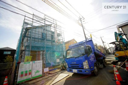 ���̑����n�@�O�ʓ��H��6���I�z����ǍD�ȗ��n�ł��B
�Ԍɓ��ꂪ���ȕ������S�ł��ˁB