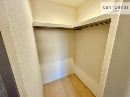 ���[�@�E�H�[�N�C���N���[�[�b�g�t���ł��B��������̂��m���Ȃǂ����[���Ă��������ł��ˁI���ɂ���@�������ȂǋG�ߕ��̑傫�ȉƓd�����[�ł��܂��B