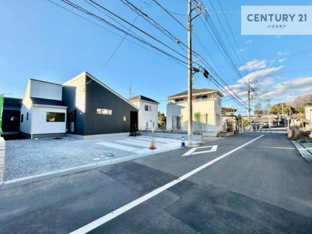 ���̑����n�@�O�ʓ��H��6.5���I�z����ǍD�ȗ��n�ł��B
�Ԍɓ��ꂪ���ȕ������S�ł��ˁB