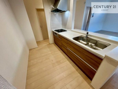 �L�b�`���@��l�C�̑Ζʎ��V�X�e���L�b�`�����̗p���Ă��܂��I���Ƒ��̃R�~���j�P�[�V���������R�Ƒ�����݌v�ł��B
���q�l�ɂ��ڂ��͂��̂Ŋ������ł��ˁB�L�X�g���ĉ��K�ɍ�Ƃ��i�݂܂��B