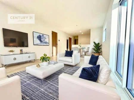 ���r���O�@�Ƌ��CG�p�[�X�ł��B�J�����̂���L�XLDK�I�\�t�@�[��_�C�j���O�e�[�u����u���Ă������ɂȂ�Ȃ��̂ŉ��K�ɉ߂����܂��I�R�~���j�P�[�V���������₷�����r���O�ł��I