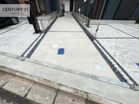 ���ԏ�@���ԃX�y�[�X��2�䕪����܂��I�Z�J���h�J�[�͂������A�o�C�N�⎩�]�ԂȂǂ��u���ꏊ�ɍ���܂���B