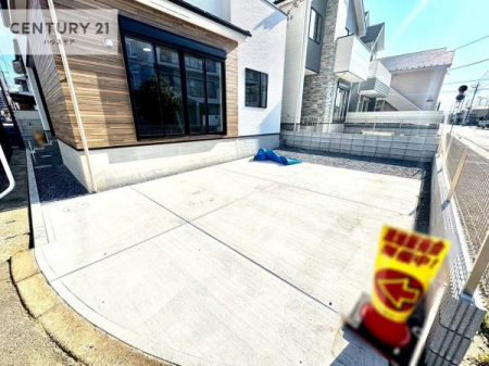 ���ԏ�@���ԃX�y�[�X��2�䕪����܂��I�Z�J���h�J�[�͂������A�o�C�N�⎩�]�ԂȂǂ��u���ꏊ�ɍ���܂���B