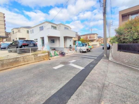 ���̑����n�@�O�ʓ��H��6���I�z����ǍD�ȗ��n�ł��B
�Ԍɓ��ꂪ���ȕ������S�ł��ˁB