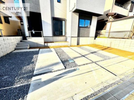 ���ԏ�@���ԃX�y�[�X��2�䕪����܂��I�Z�J���h�J�[�͂������A�o�C�N�⎩�]�ԂȂǂ��u���ꏊ�ɍ���܂���B
