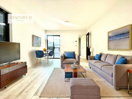 ���r���O�@�Ƌ��CG�p�[�X�ł��B��؂ȉƑ����W�܂邩�炱��LDK�ɂ͂�����肽���B
�q�����������C�ɏ΂��Ȃ��瑖�����Ă���p�����������u�L���Ƃɂ��ėǂ������v�Ǝv���u�Ԃł��B