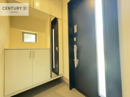 ���ց@�V���[�Y�{�b�N�X�t���Ȃ̂ŁA���ւ��Еt�����|�������₷���ł��I
�X�b�L���������ւŌ˂��J�����u�ԁA�������̂���S�n������Ԃ��o�}���Ă���܂��B
