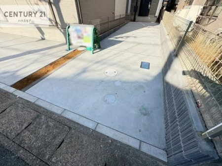 ���ԏ�@���ԃX�y�[�X��2�䕪����܂��I�Z�J���h�J�[�͂������A�o�C�N�⎩�]�ԂȂǂ��u���ꏊ�ɍ���܂���B