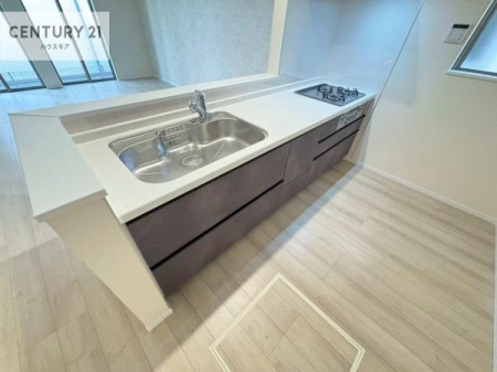 �L�b�`���@��l�C�̑Ζʎ��V�X�e���L�b�`�����̗p���Ă��܂��I���Ƒ��̃R�~���j�P�[�V���������R�Ƒ�����݌v�ł��B
���q�l�ɂ��ڂ��͂��̂Ŋ������ł��ˁB�L�X�g���ĉ��K�ɍ�Ƃ��i�݂܂��B