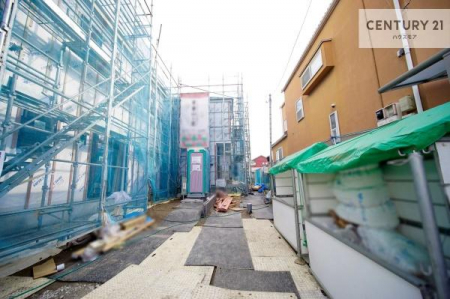 ���ԏ�@���ԃX�y�[�X��2�䕪����܂��I�Z�J���h�J�[�͂������A�o�C�N�⎩�]�ԂȂǂ��u���ꏊ�ɍ���܂���B